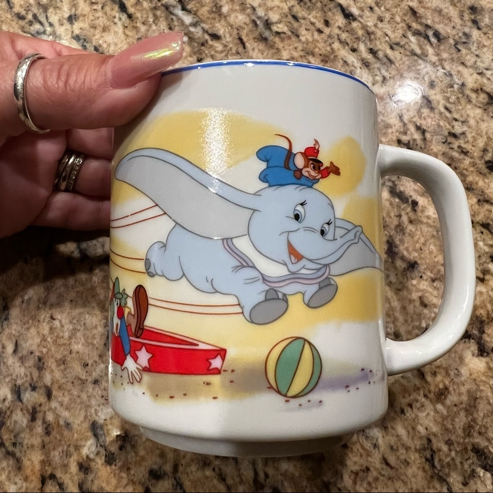 Walt Disney World Disneyland Exclusive DUMBO Circus animation Coffee Mug